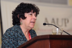 Judy Ancel, Directora del Institute for Labor Studies enUMKC y activista communitaria. 